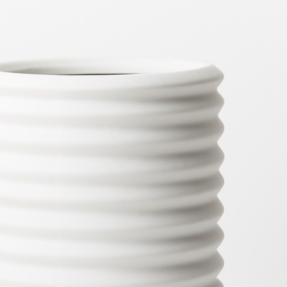 Ceramic Vase Olena (25cmh x 16cmd) - White