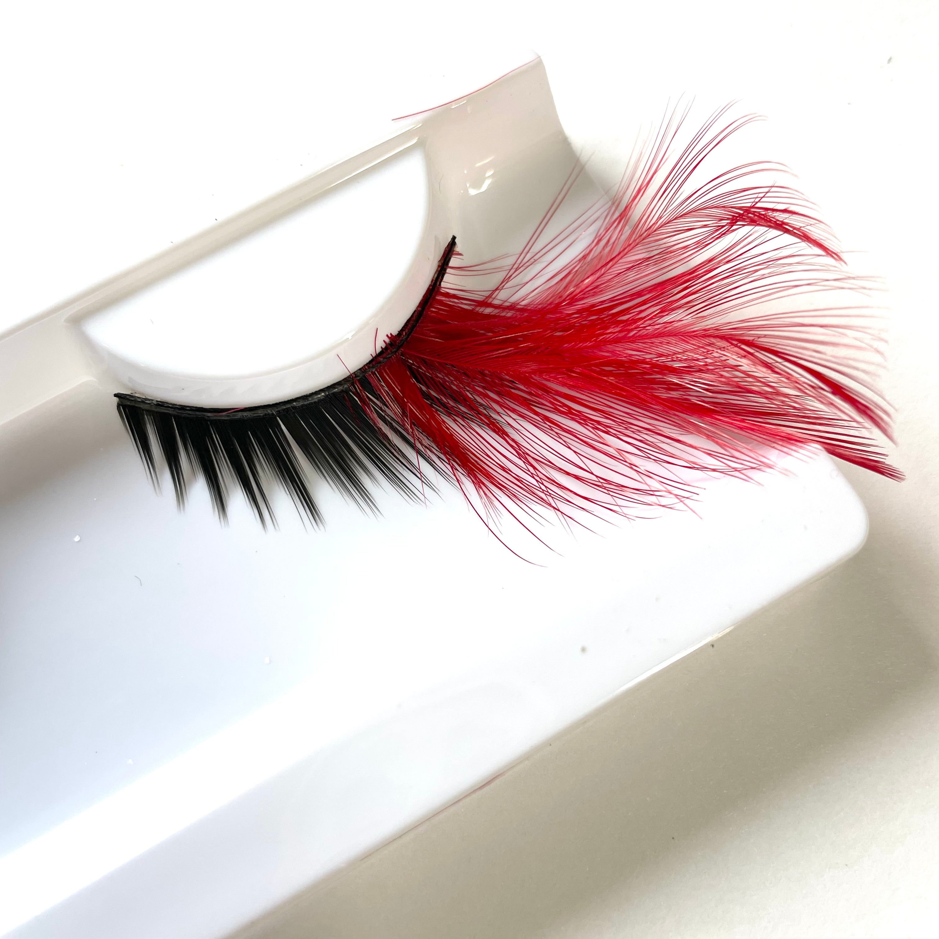 SIDE Long Feather Eyelashes - Red