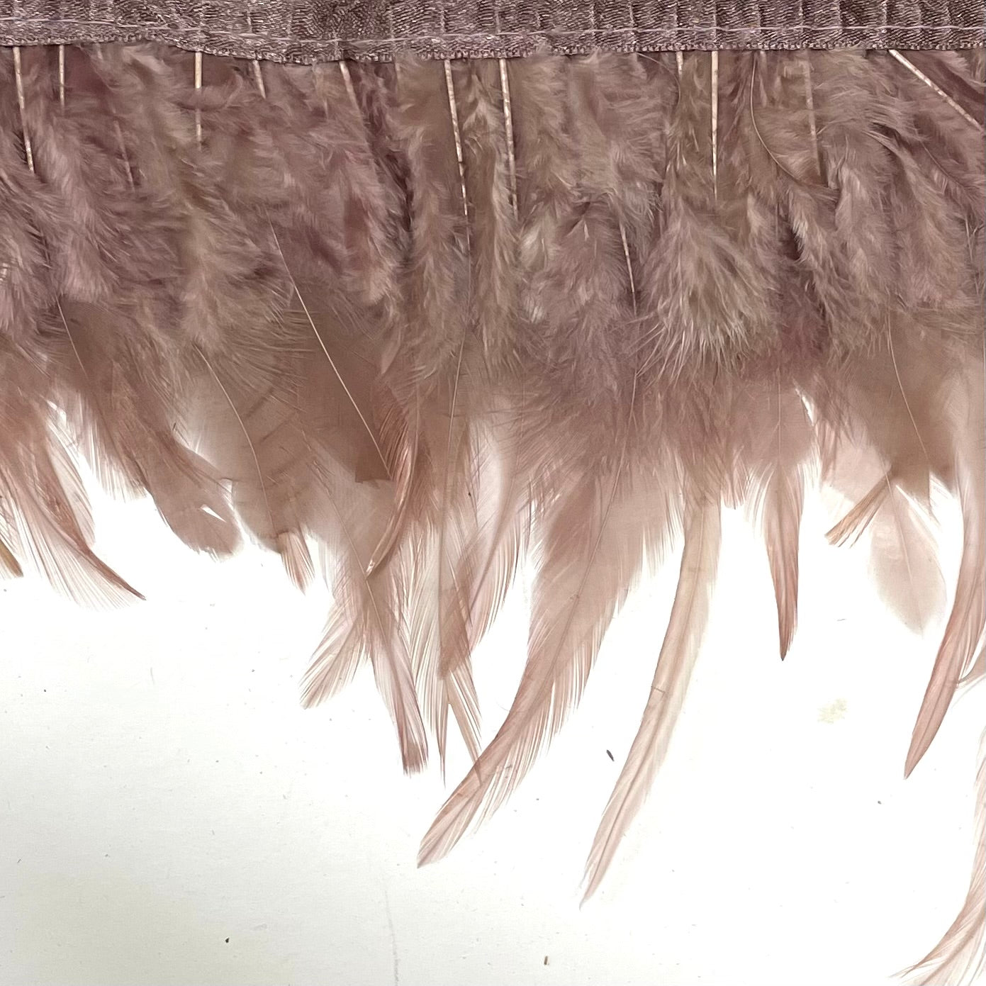 Hackle Saddle Rooster Feather RIBBON Strung per metre - Vintage Mauve