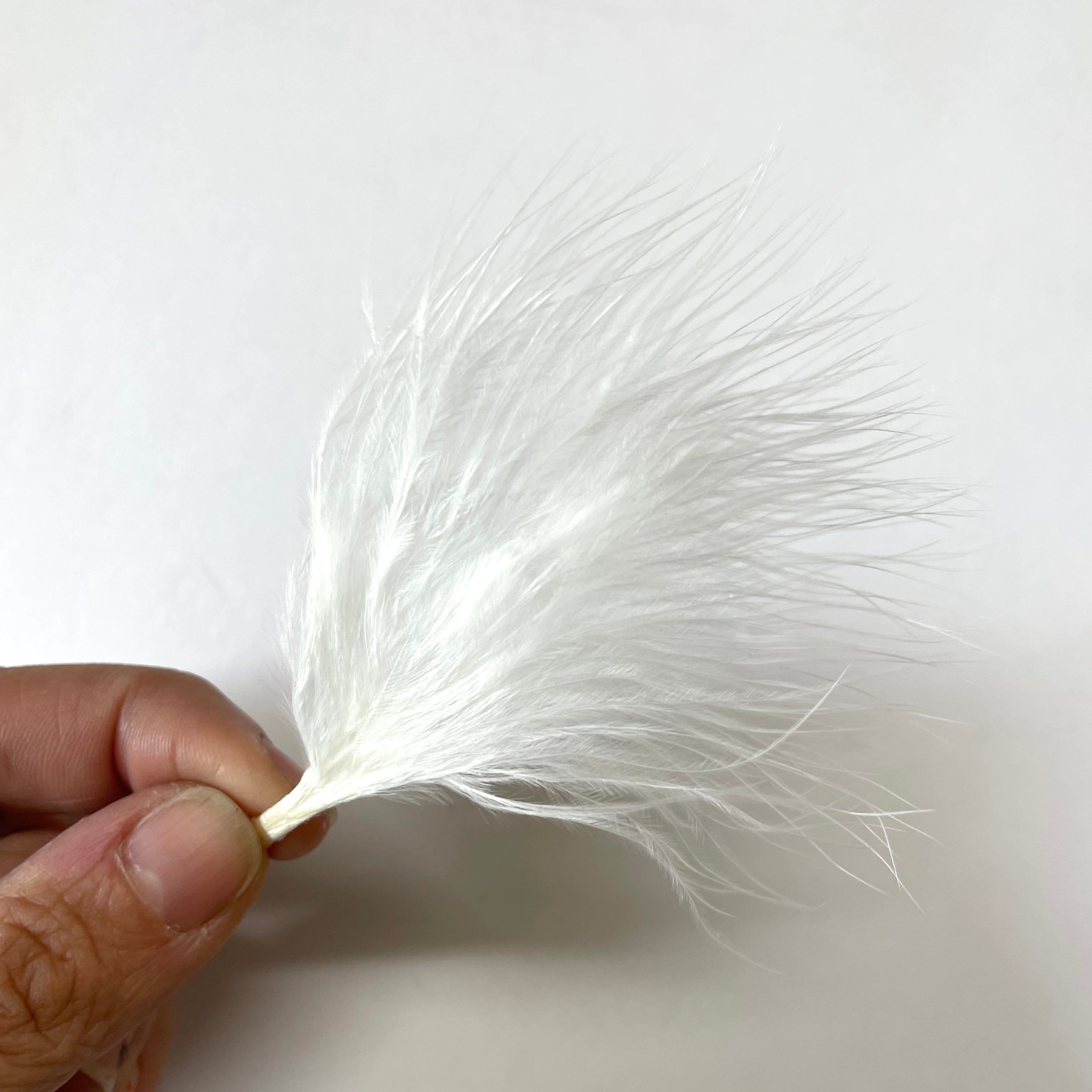 Itty Bitty Marabou Feather Plumage Pack 10 grams - White