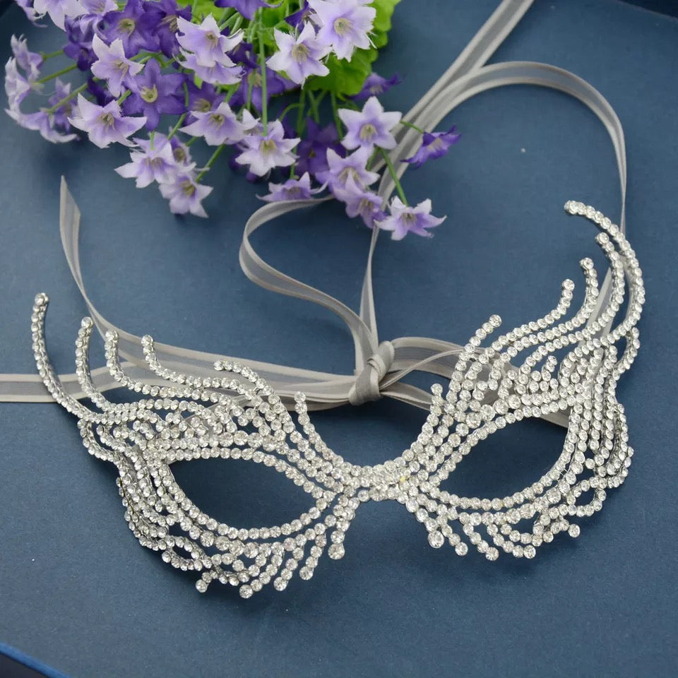 Women Lace Sexy Elegant Crystal Rhinestone Masquerade Ball Party Mask - Silver ((Style 11 ))