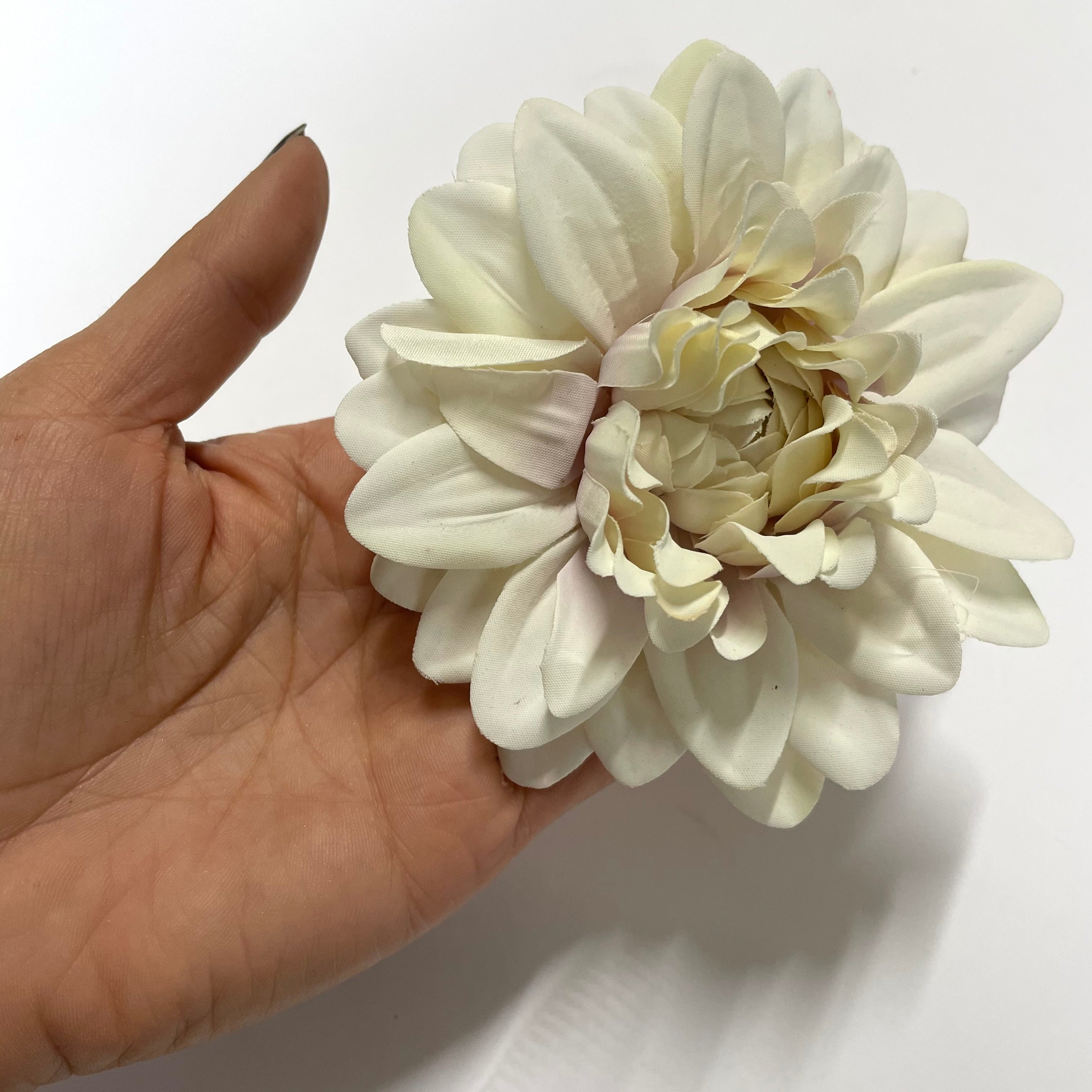 Artificial Silk Flower Heads - Vintage Ivory Chrysanthemum Style 28 - 1pc
